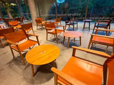 Adam Bookstore 様に、foxx chairを導入いただきました。